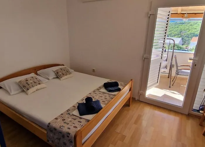 Daire Dutkovic Vrboska