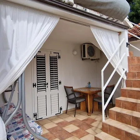 Dutkovic Apartman Vrboska