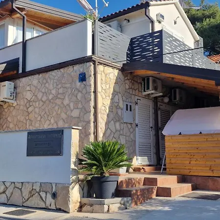 Dutkovic Lägenhet Vrboska