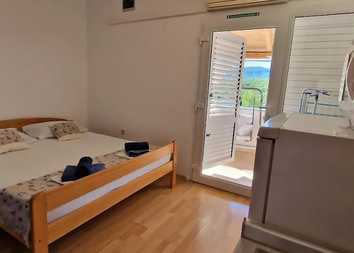 Dutkovic Apartment Vrboska