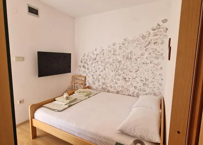 Dutkovic Apartment Vrboska